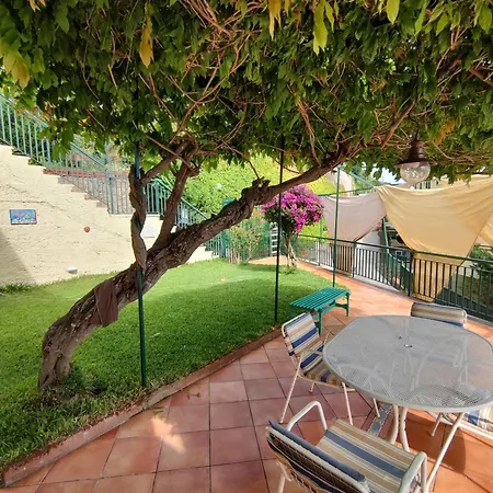Luxury Vista Mare Ad Acciaroli 度假居