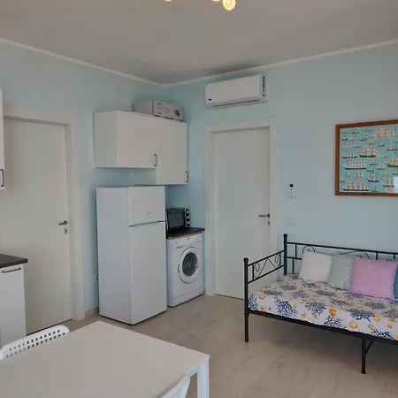 Luxury Vista Mare Ad Acciaroli 度假居 *